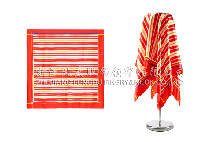 中國銀行 真絲大方巾 規格：80x80