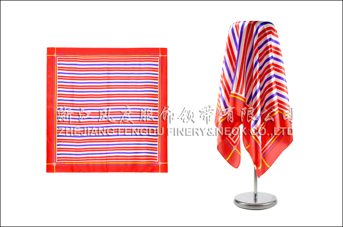 中國銀行 真絲大方巾 規格：80x80