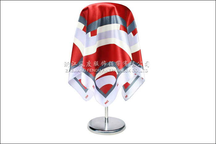 PICC保險 真絲小方巾 規格：53x53cm