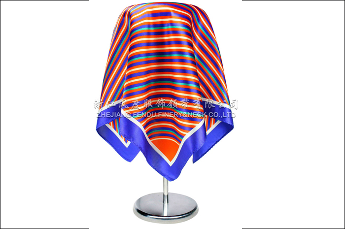 人壽保險 真絲小方巾 規格：53x53cm