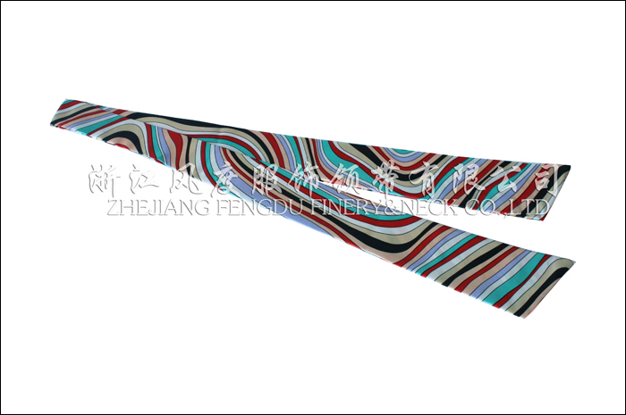 長春地鐵 仿絲雙層衣領