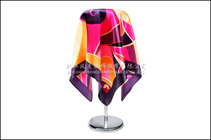 石油 真絲小方巾 規格：53x53cm