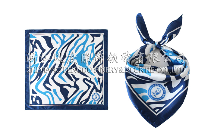 大連醫科大學附屬第二醫院 仿絲小方巾 規格：53x53cm