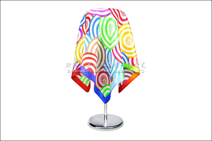 國家稅務學院 真絲小方巾 規格：53x53cm