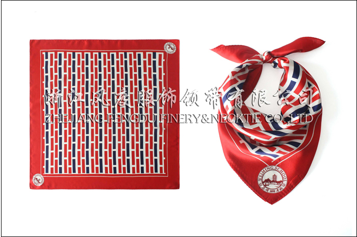 北大附中武漢為明實驗學校 真絲小方巾 規格：53x53cm