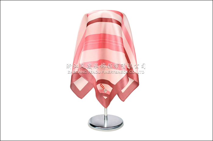 中信萬通集團 真絲中方巾 規格：60x60cm