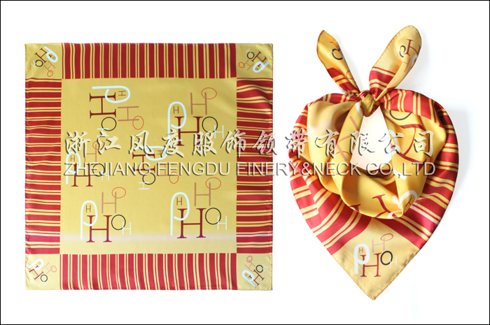 紅豆 仿絲小方巾 規格：53x53cm