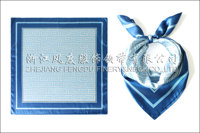 吉利汽車 仿絲小方巾 規格：53x53cm